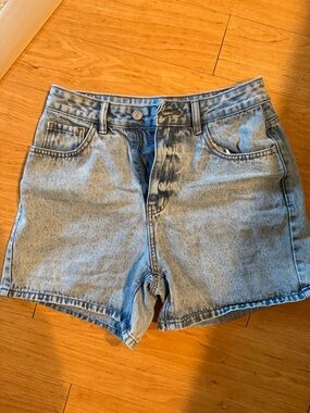 SHEIN Light Wash Denim High-Rise Shorts